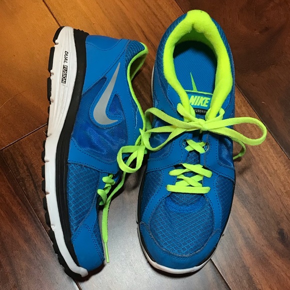 Nike Other - Nike Duel Fusion sneakers